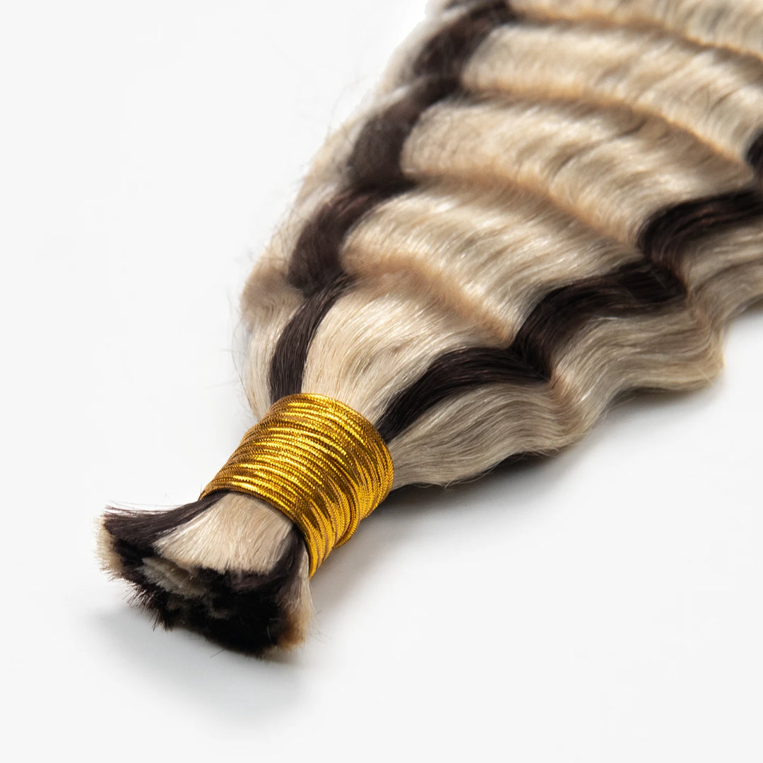 Top view of Ywigs #4/#613 Deep Wave Bulk Hair Extensions for Braiding showing neat strands and blended piano color